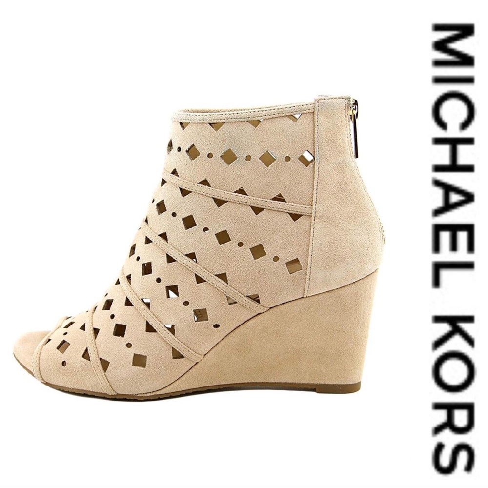 💕SALE💕Michael Kors Bisque Cage Ankle Boots